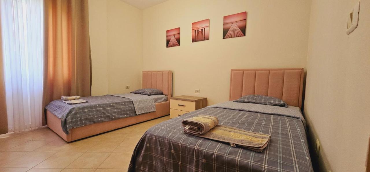 New Bazaar Side Bliss 2 Bed Room Apt With Free Garage Tirana Exterior photo