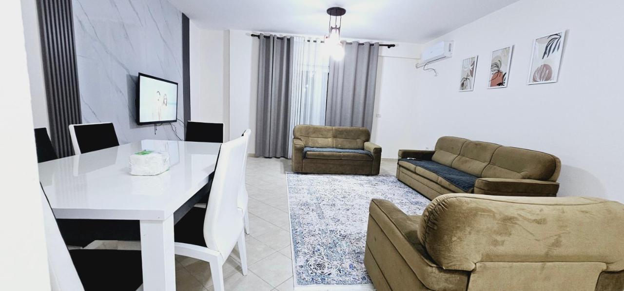 New Bazaar Side Bliss 2 Bed Room Apt With Free Garage Tirana Exterior photo